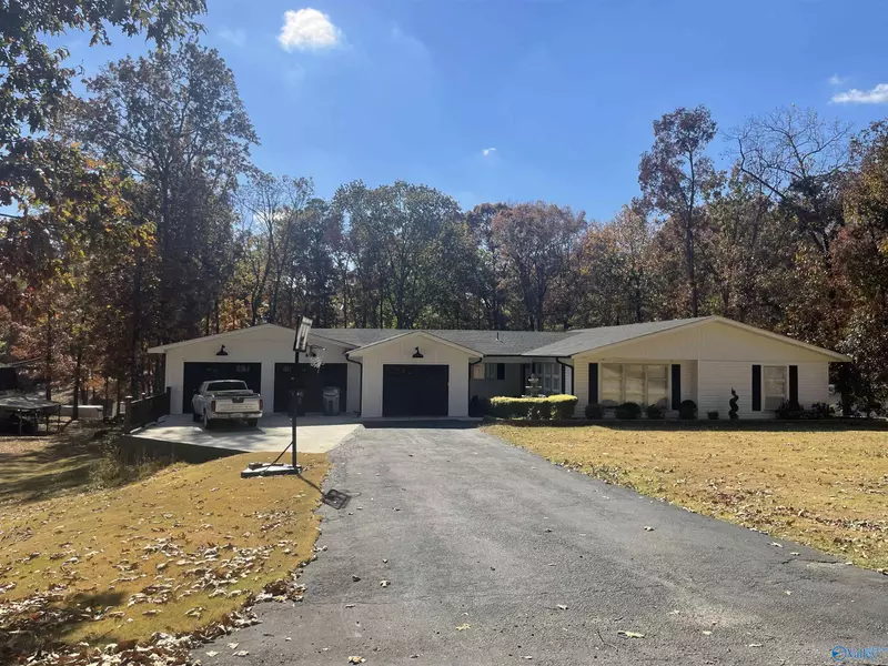 120 Grove Street, Russellville, AL 35653