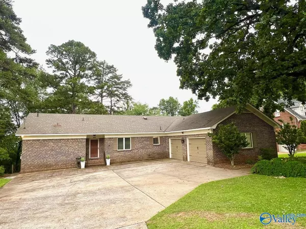 Gadsden, AL 35901,166 Azalea Drive