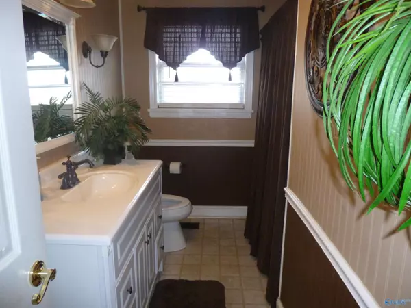 Grove Oak, AL 35975,5972 County Road 76