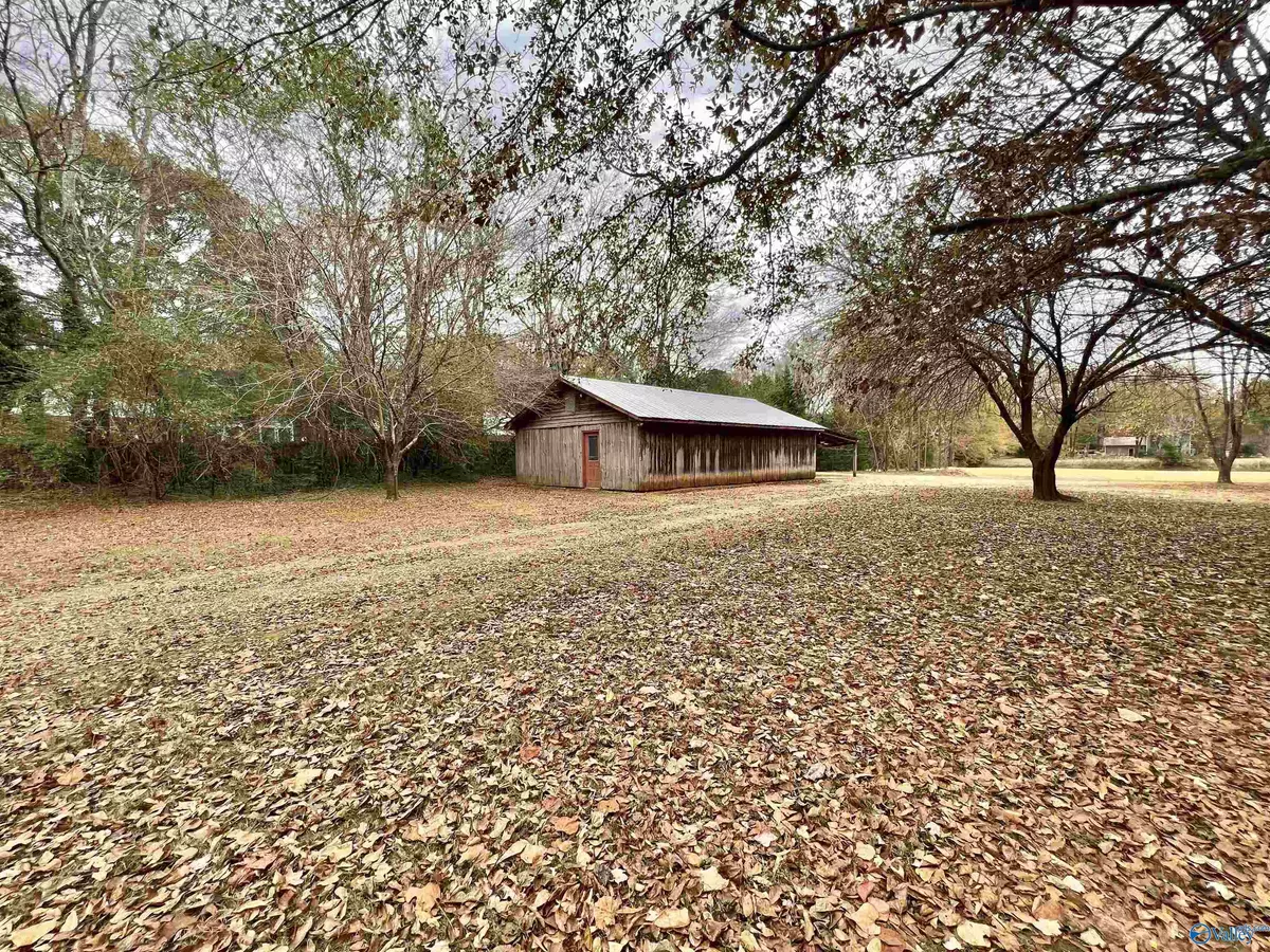 Moulton, AL 35650,0114 Simms Street