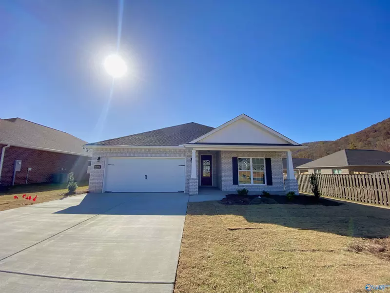 4002 Pride Mountain Drive SE, Owens Cross Roads, AL 35763