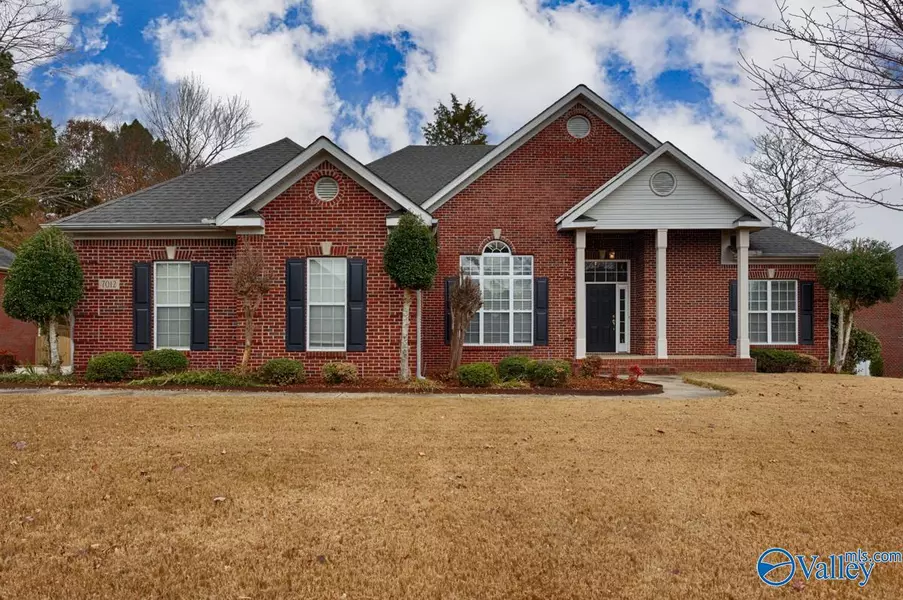 7012 Pinyon Pine Lane, Owens Cross Roads, AL 35763