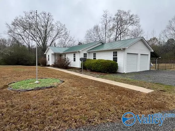 Oneonta, AL 35121,18508 County Highway 26