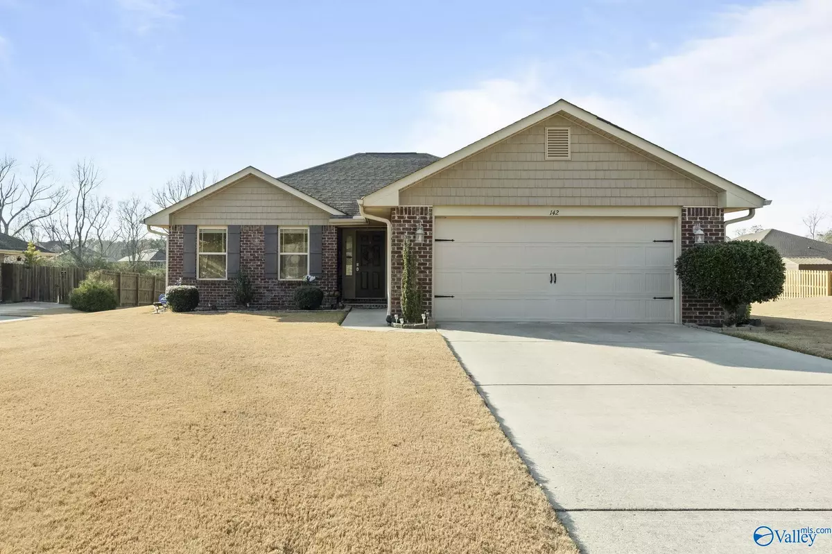 New Market, AL 35761,142 Lazy Oak Drive