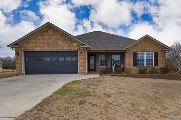 104 Turtle Point Drive, New Market, AL 35761