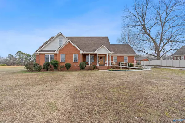 101 Meadowlark Lane, Albertville, AL 35951