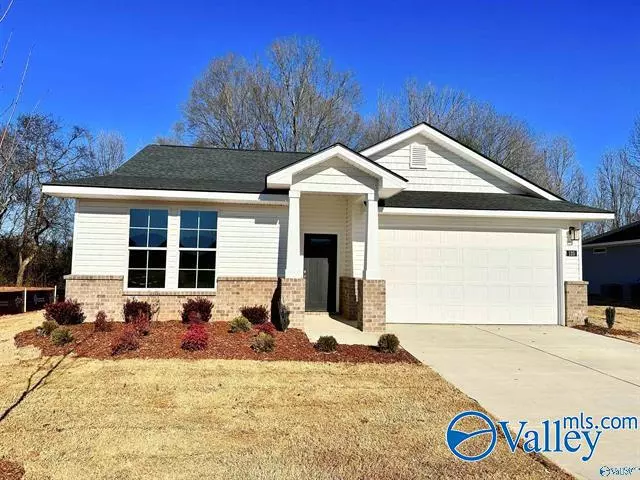 125 Plum Tree Lane, Hazel Green, AL 35750