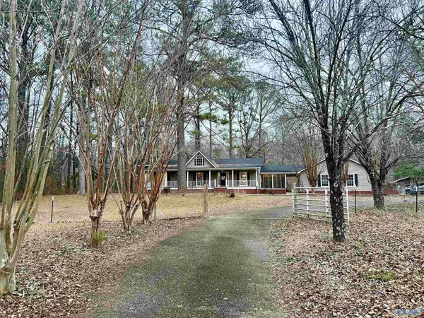 472 E Lacon Road, Falkville, AL 35622