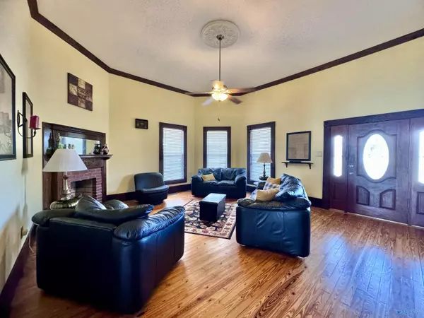 Guin, AL 35563,8068 US Highway 43