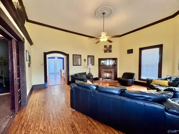 Guin, AL 35563,8068 US Highway 43