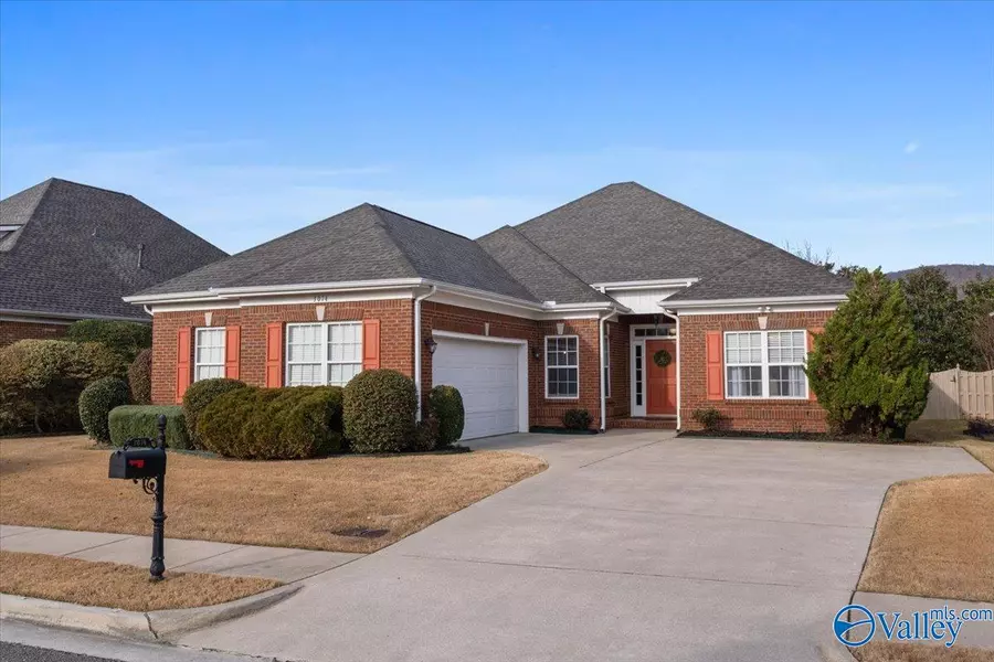 3014 Mallard Point Drive, Hampton Cove, AL 35763