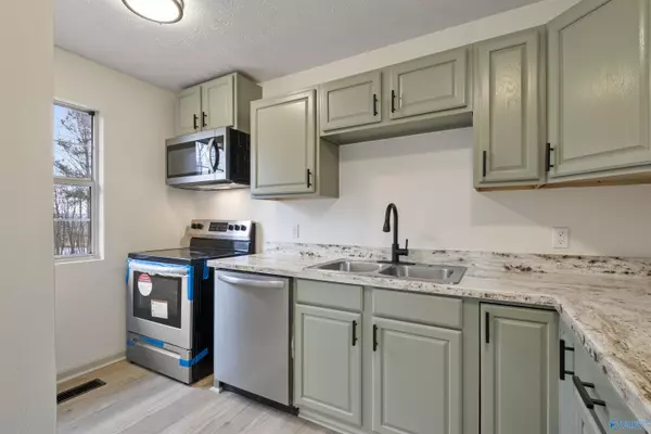 Blountsville, AL 35031,390 Hood Road