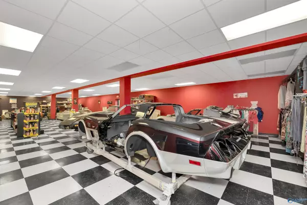 Toney, AL 35773,6594 Old Railroad Bed Road