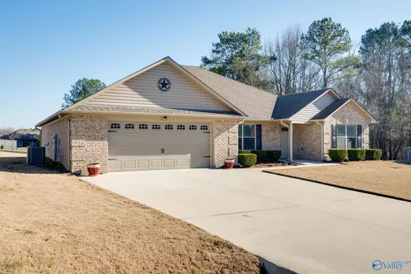 Athens, AL 35613,18206 Upland Trail