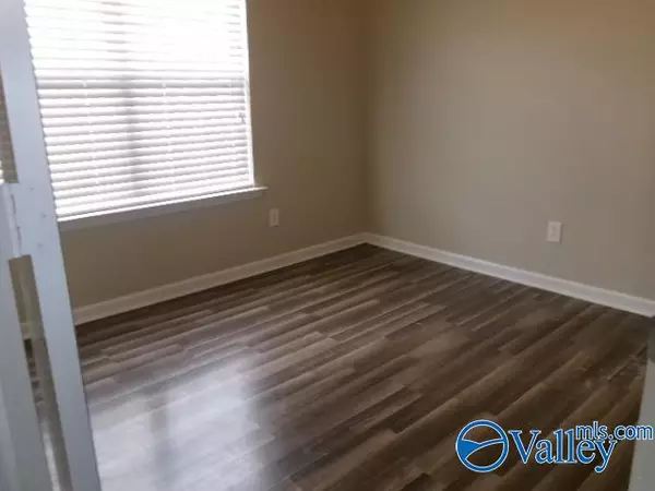 New Market, AL 35761,206 Smokey Hills Court