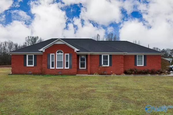 2838 Charity Lane, Hazel Green, AL 35750