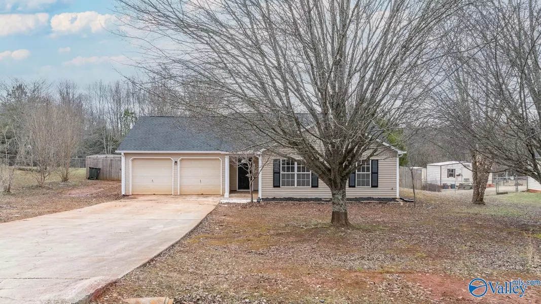 526 Henry Taylor Road, New Market, AL 35761