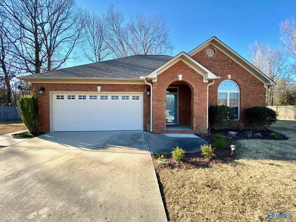 57 Madison Lane,  Decatur,  AL 35603