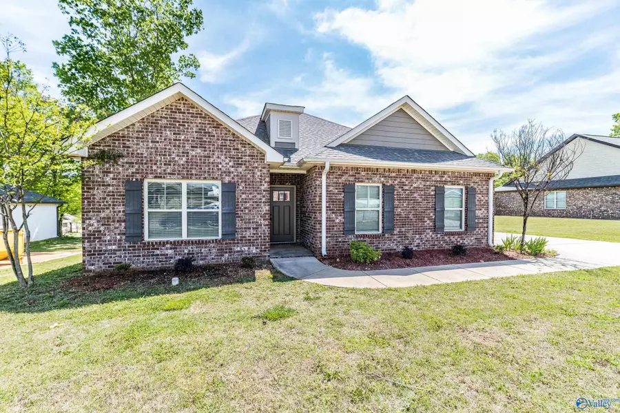 107 Fawn Brook Drive, Hazel Green, AL 35750