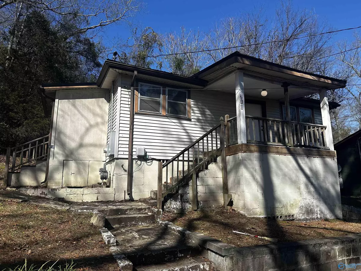 Attalla, AL 35954,210 NW 5th Street