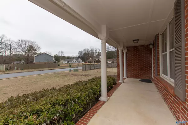 Huntsville, AL 35802,9877 SE Willow Cove Road SE