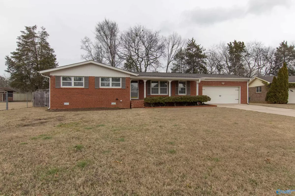 Huntsville, AL 35802,9877 SE Willow Cove Road SE