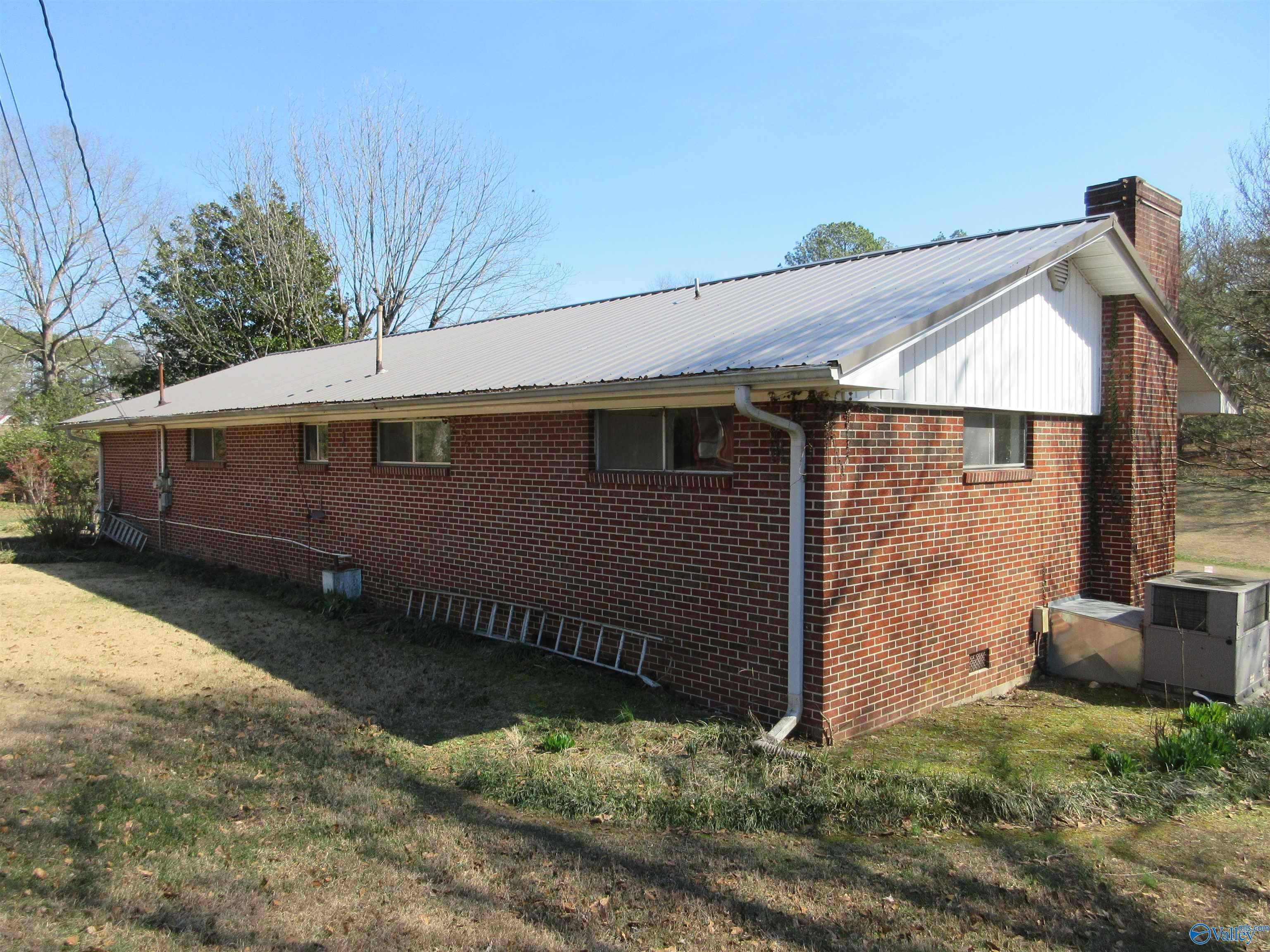 Bridgeport, AL 35740,7039 County Road 75