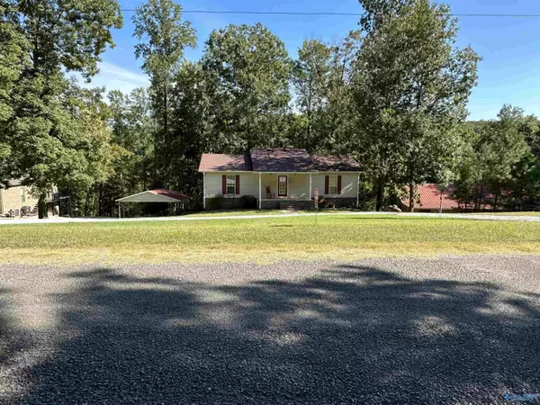 165 Cleveland Circle, Hodges, AL 35571