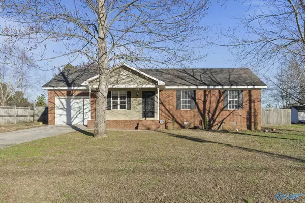 141 Quiet Lane, Hazel Green, AL 35750