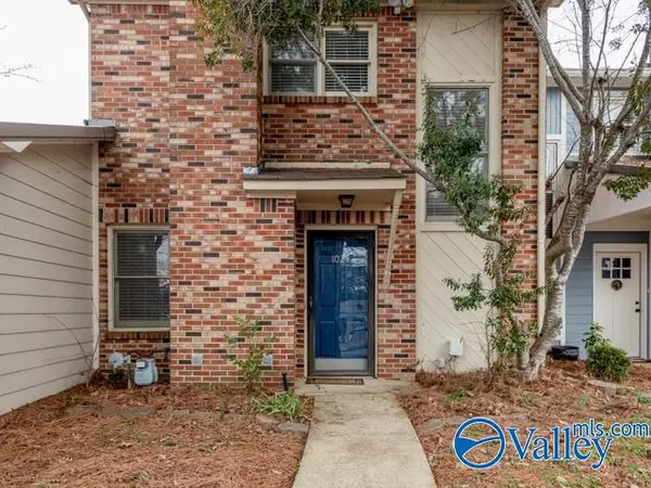 1029 West Harbor Drive, Guntersville, AL 35976