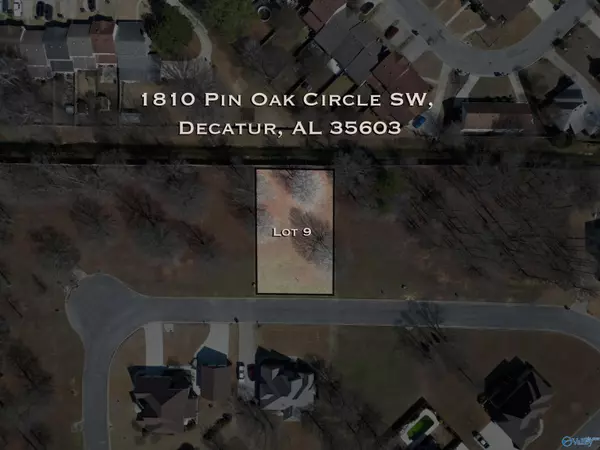 1810 Pin Oak Circle SW, Decatur, AL 35603