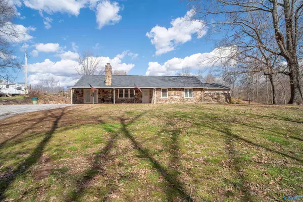 Anderson, AL 35610,8939 Tommy Hill Road