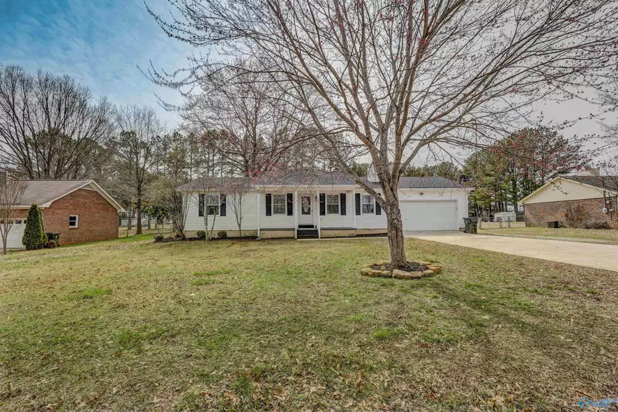 108 Mcfarlen Drive, Hazel Green, AL 35750