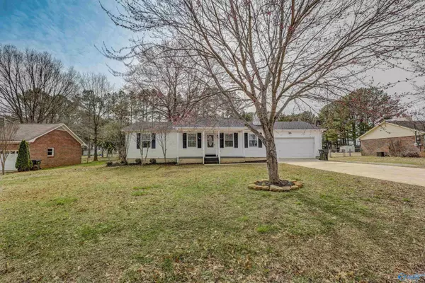 108 Mcfarlen Drive,  Hazel Green,  AL 35750