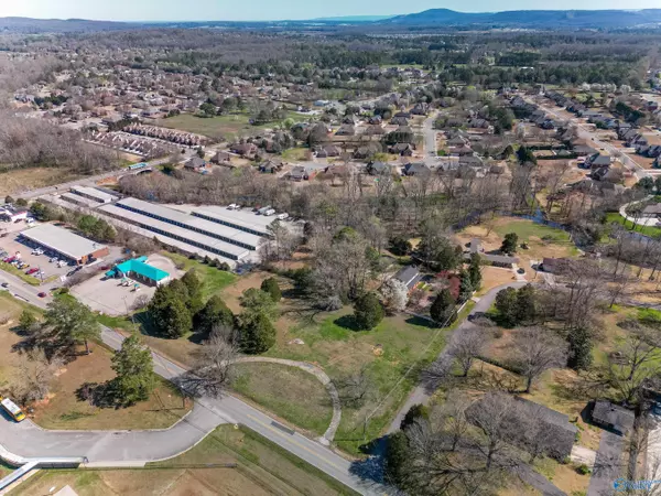 Huntsville, AL 35806,989 Jeff Road NW