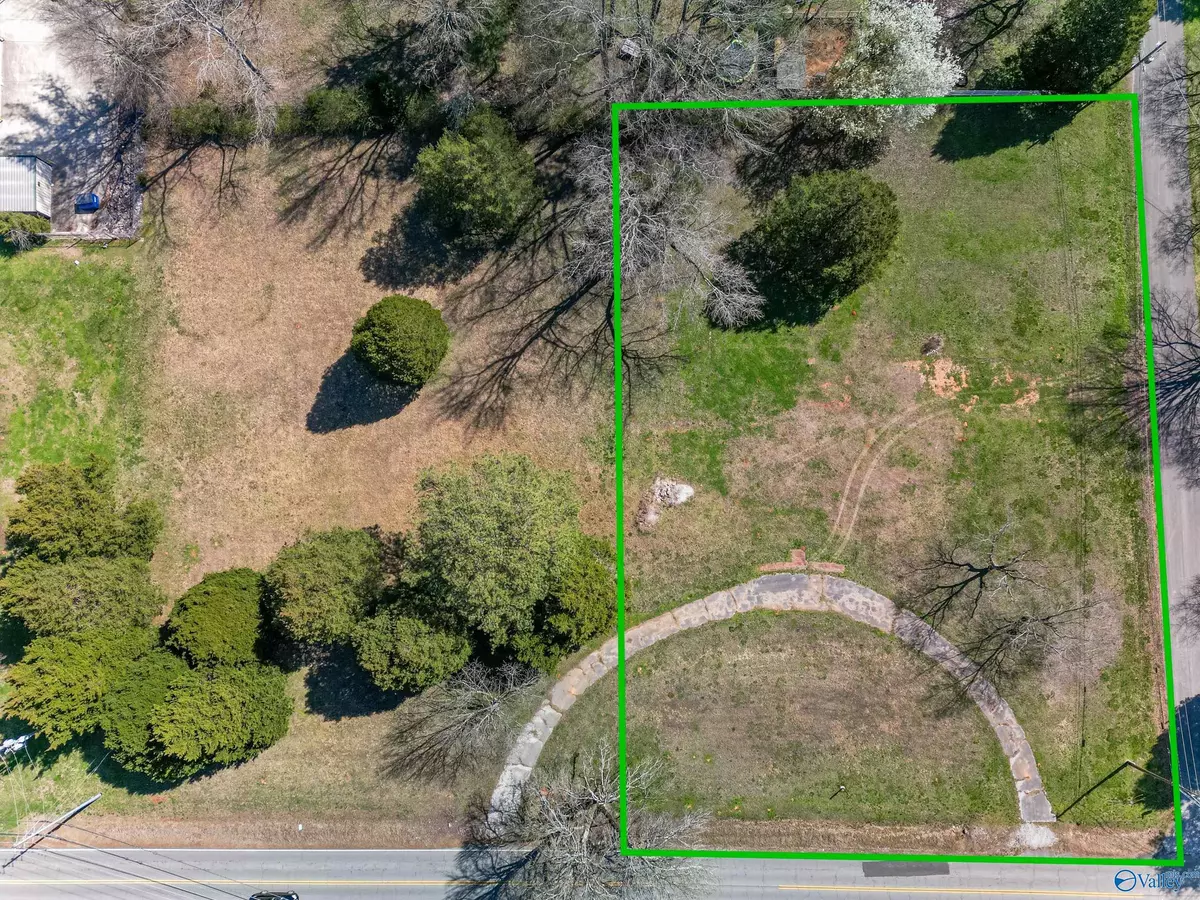 Huntsville, AL 35806,989 Jeff Road NW