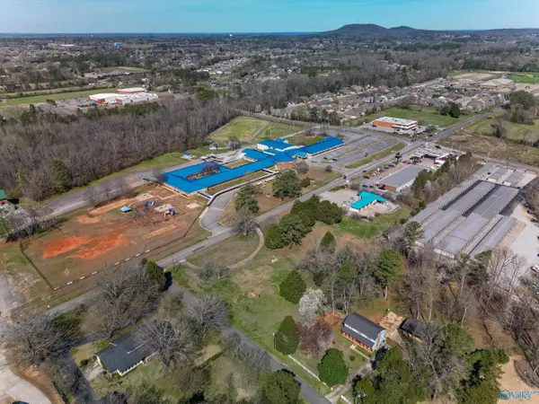 Huntsville, AL 35806,989 Jeff Road NW