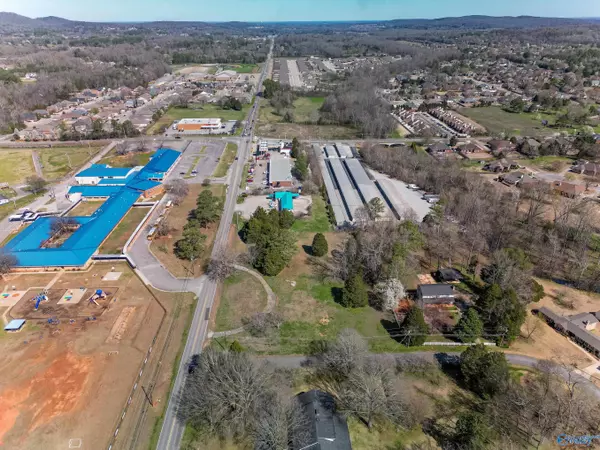 Huntsville, AL 35806,989 Jeff Road NW