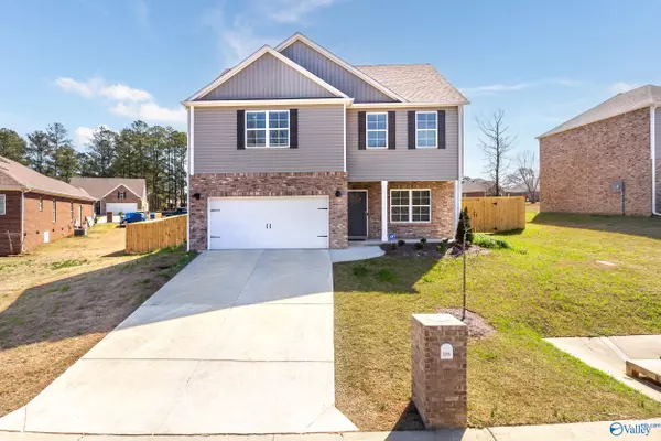 2255 Cypress Bend Circle, Hokes Bluff, AL 35903