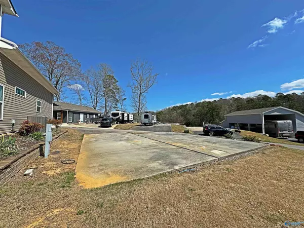 Guntersville, AL 35976,1727 Convict Camp Road #52