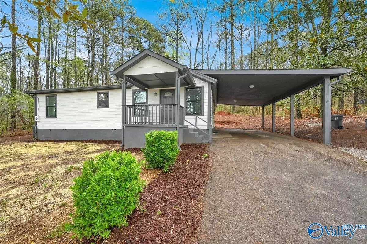 Trussville, AL 35173,7333 Lake In The Woods Road