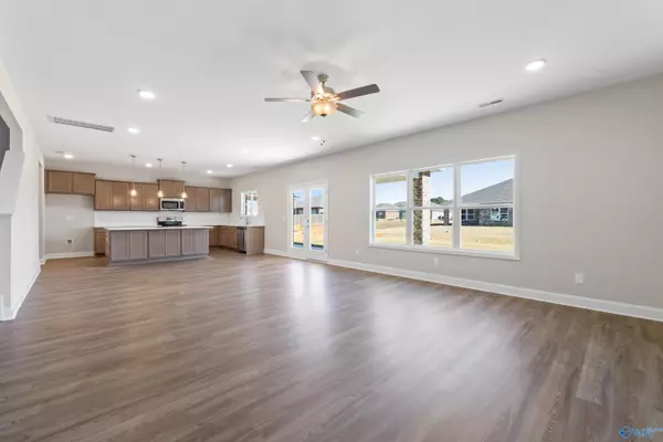 Toney, AL 35773,305 Cherokee Glen Avenue