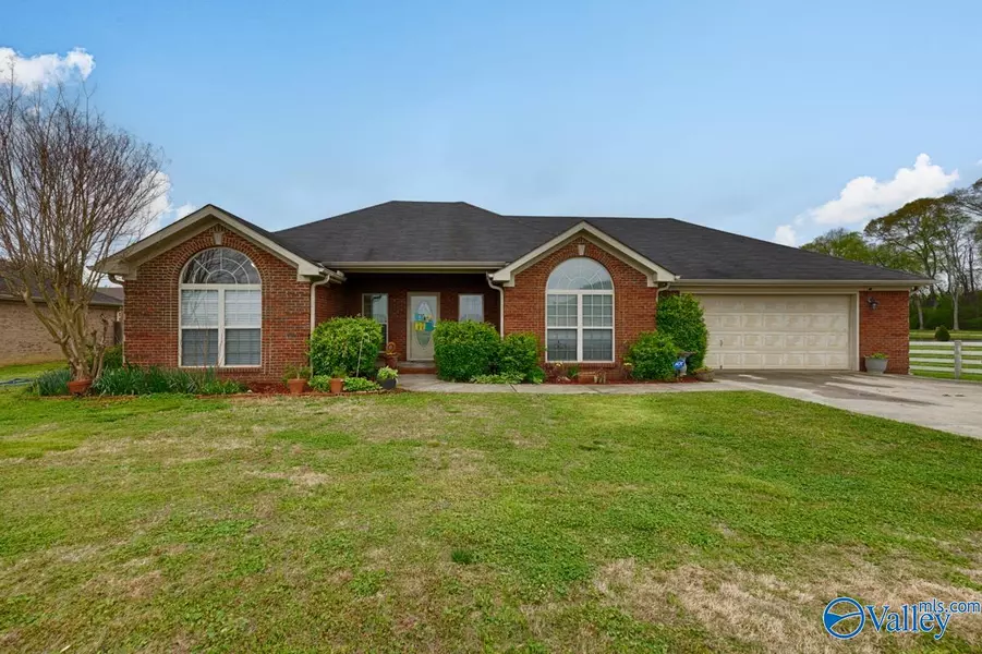 18417 Menefee Road, Athens, AL 35613