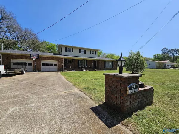 25 Sherwood Drive,  Scottsboro,  AL 35769