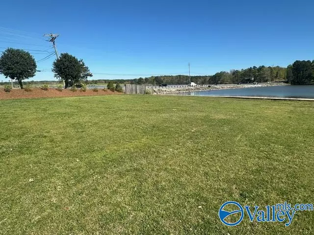 33 Willow Point Drive, Ohatchee, AL 36271