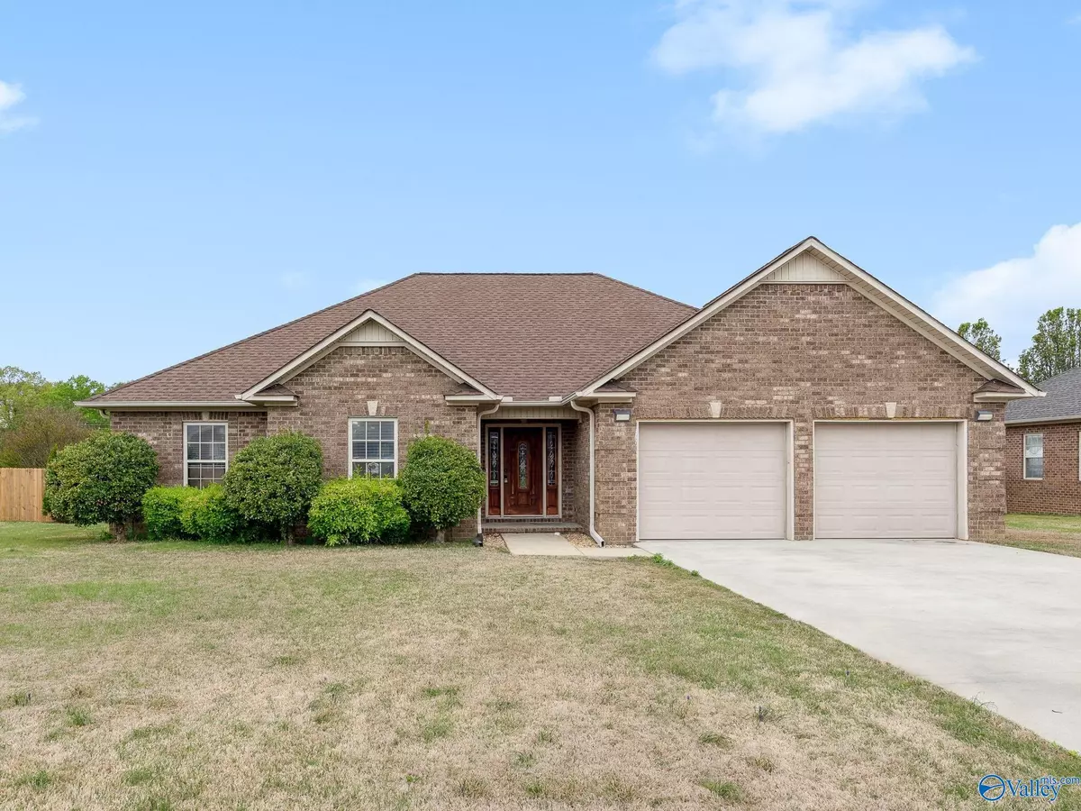 Hartselle, AL 35640,403 Twin Oaks Drive NW