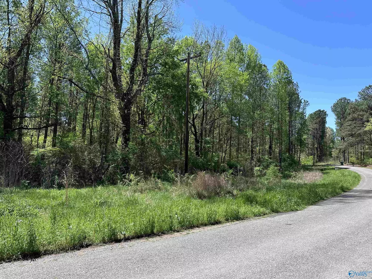 Cullman, AL 35057,5.6 acres County Road 842