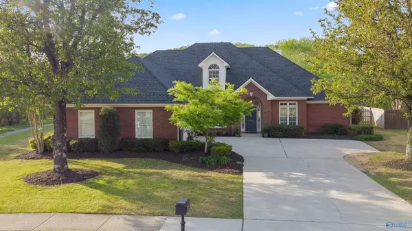 114 Cannes Drive SE, Brownsboro, AL 35741