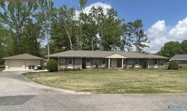 302 Fern Court, Moulton, AL 35650