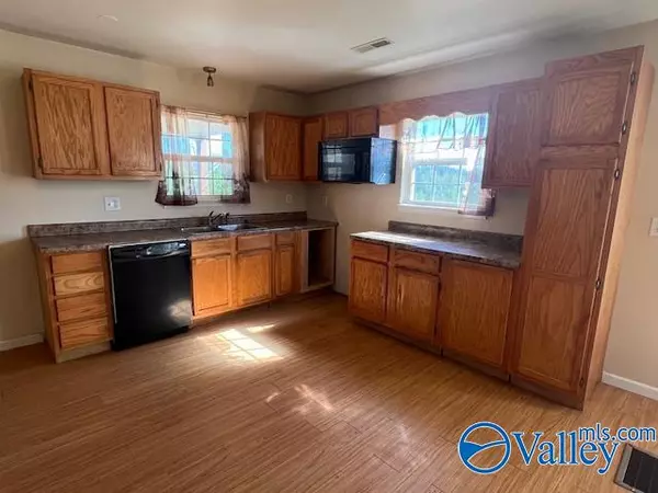 Higdon, AL 35979,5822 County Road 155